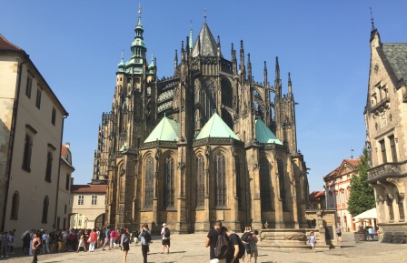 Den meget flotte katedral, som ligger inde i selve borgområdet i Prag.